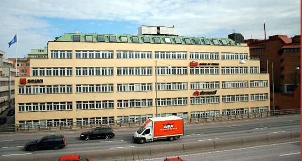 Fastigheten Lustgården 12 längs Essingeleden på Kungsholmen igår i affären. Fastigheten innehåller 13.200 kvm lokaler.