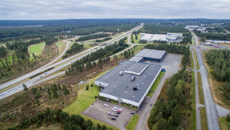 Fastigheten Bildhuggaren 1 i Vaggeryd, söder om Jönköping. Även den ingick när Estancia i januari 2015 förvärvade nio logistikfastigheter från Hemfosa för 900 miljoner.